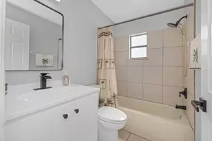 38811 James Ct, Zephyrhills, FL 33540 - Photo 21