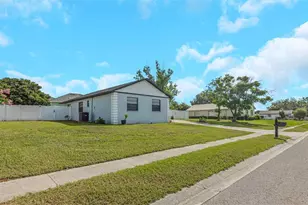 38811 James Ct, Zephyrhills, FL 33540 - Photo 3