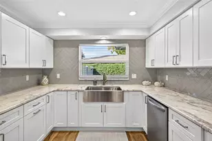 12620 138th St N, Largo, FL 33774 - Photo 9