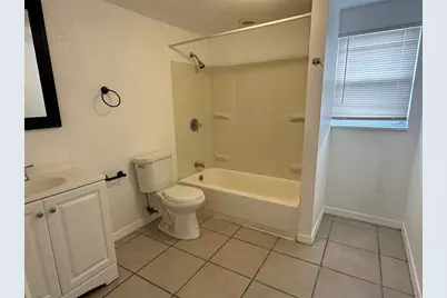 6360 1/2 30th Street N, Saint Petersburg, FL 33702 - Photo 9