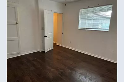 6360 1/2 30th Street N, Saint Petersburg, FL 33702 - Photo 3