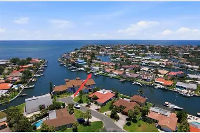 2061 Michigan Avenue NE, Saint Petersburg, FL 33703 - Photo 3