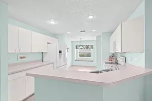 830 McCallister Ave, Sun City Center, FL 33573 - Photo 5