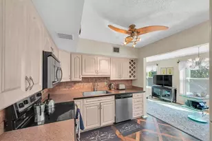 2469 Franciscan Dr, Clearwater, FL 33763 - Photo 11
