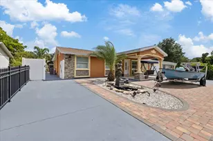 8318 Drycreek Dr, Tampa, FL 33615 - Photo 37