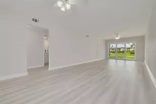 4550 Overlook Dr NE, Saint Petersburg, FL 33703 - Photo 7