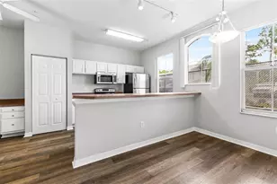 5009 Sunridge Palms Dr, Tampa, FL 33617 - Photo 3