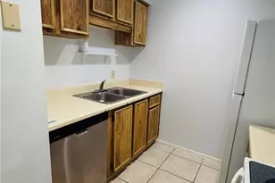 14311 Hanging Moss Cir, Tampa, FL 33613 - Photo 9
