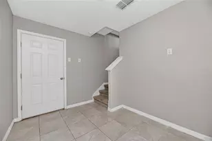 4424 Tuscan Loon Dr, Tampa, FL 33619 - Photo 5