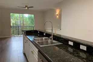 5208 Hampton Beach Pl, Tampa, FL 33609 - Photo 7