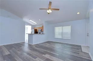 6010 Skylarkcrest Dr, Lithia, FL 33547 - Photo 7