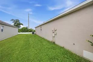 7631 Merchantville Cir, Zephyrhills, FL 33540 - Photo 43