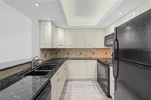 800 Cove Cay Dr, Clearwater, FL 33760 - Photo 3