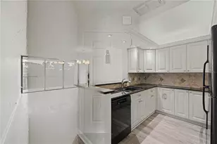 800 Cove Cay Dr, Clearwater, FL 33760 - Photo 7