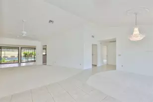1927 E View Dr, Sun City Center, FL 33573 - Photo 7