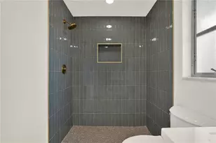 411 Palm Island NE, Clearwater Beach, FL 33767 - Photo 17