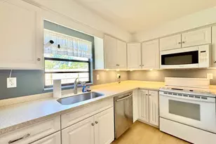 3195 Chamblee Ln, Clearwater, FL 33759 - Photo 11