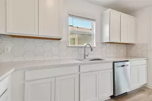 33239 Binding Ties Ln, Wesley Chapel, FL 33545 - Photo 5