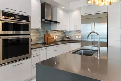 100 1st Avenue N #2302, Saint Petersburg, FL 33701 - Photo 17