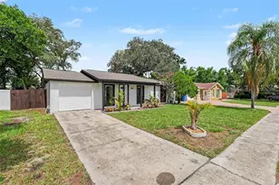8253 Greenleaf Cir, Tampa, FL 33615 - Photo 3