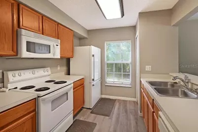 7127 Waterside Drive, Tampa, FL 33617 - Photo 17