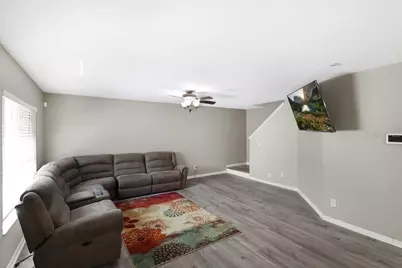 7127 Waterside Drive, Tampa, FL 33617 - Photo 9