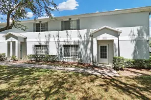 7127 Waterside Dr, Tampa, FL 33617 - Photo 3