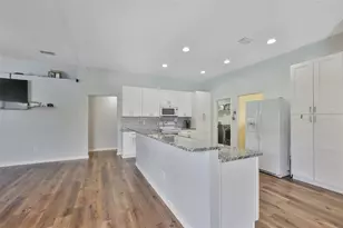 10234 Bloomfield Hills Dr, Seffner, FL 33584 - Photo 9
