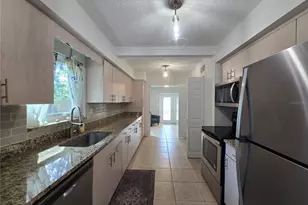 6001 Cedar St NE, Saint Petersburg, FL 33703 - Photo 11
