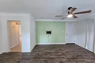 6001 Cedar St NE, Saint Petersburg, FL 33703 - Photo 7