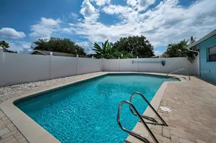 1614 Dale Cir N, Dunedin, FL 34698 - Photo 25