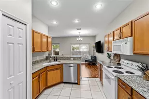 11014 Blaine Top Pl, Tampa, FL 33626 - Photo 7