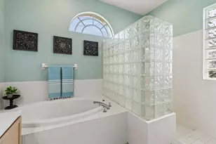 10111 Kingshyre Way, Tampa, FL 33647 - Photo 27