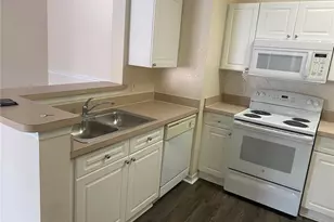 18001 Richmond Pl Dr, Tampa, FL 33647 - Photo 5