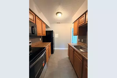 1921 Dr Martin Luther King Jr Street N #C5, Saint Petersburg, FL 33704 - Photo 5