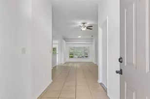 1103 Standing Reed Pl, Wesley Chapel, FL 33543 - Photo 3