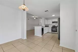1103 Standing Reed Pl, Wesley Chapel, FL 33543 - Photo 9