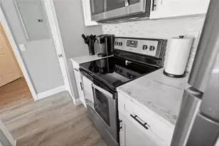 10764 70th Ave, Seminole, FL 33772 - Photo 9