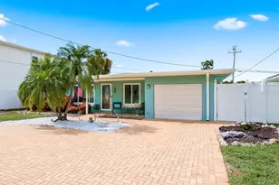 580 Baywood Dr N, Dunedin, FL 34698 - Photo 3