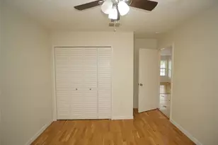 7605 Glades Ct, Tampa, FL 33637 - Photo 5