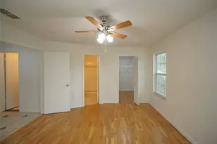 7605 Glades Ct, Tampa, FL 33637 - Photo 17