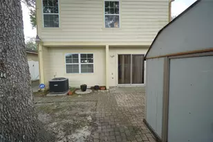 7605 Glades Ct, Tampa, FL 33637 - Photo 23