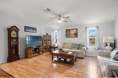 116 Mount Isle Avenue NE #116, Saint Petersburg, FL 33702 - Photo 7
