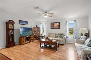 116 Mt Isle Ave NE, Saint Petersburg, FL 33702 - Photo 7
