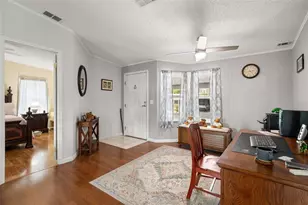 116 Mt Isle Ave NE, Saint Petersburg, FL 33702 - Photo 11