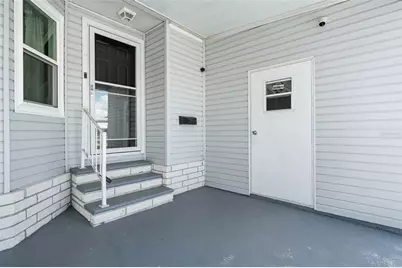 116 Mount Isle Avenue NE #116, Saint Petersburg, FL 33702 - Photo 3