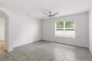 1702 Johnson Pointe Dr, Plant City, FL 33566 - Photo 9