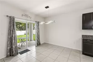 1702 Johnson Pointe Dr, Plant City, FL 33566 - Photo 11