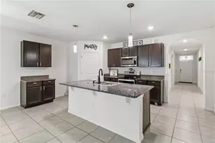 1702 Johnson Pointe Dr, Plant City, FL 33566 - Photo 3