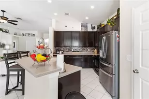 35124 Deerfield Oaks Dr, Zephyrhills, FL 33541 - Photo 9
